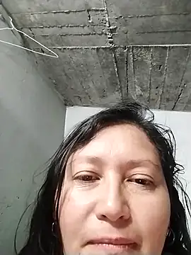 Snapshot of Dayis_2 chatting on May 11, 2026, 3:52 am Dayis 2 online show from May 11, 2026, 3:52 am