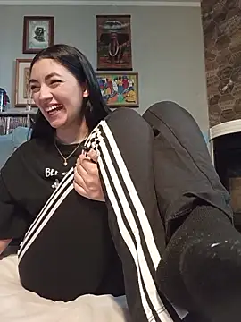 Snapshot of thailycupcake chatting on April 14, 2026, 1:16 pm thailycupcake online show from April 14, 2026, 1:16 pm