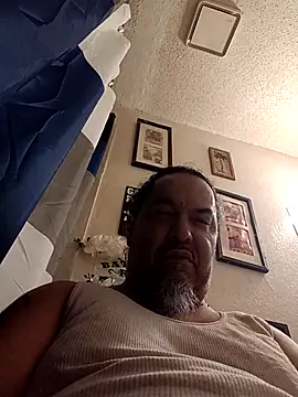 Snapshot of MrBustNut2026 chatting on April 12, 2026, 4:32 pm MrBustNut2026 online show from April 12, 2026, 4:32 pm