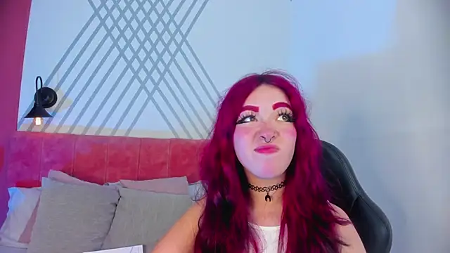 Snapshot of Leah_cherry chatting on June 11, 2026, 11:46 pm Leah cherry online show from June 11, 2026, 11:46 pm