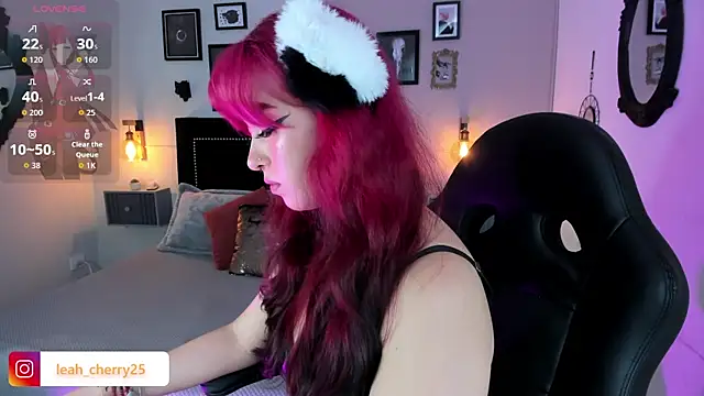 Snapshot of Leah_cherry chatting on May 5, 2026, 10:24 pm Leah cherry online show from May 5, 2026, 10:24 pm