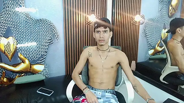 Skinny cute Alyer online show from May 6, 2026, 2:04 am