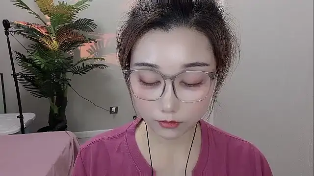Snapshot of Yunxi- chatting on April 18, 2026, 1:35 pm Yunxi- online show from April 18, 2026, 1:35 pm