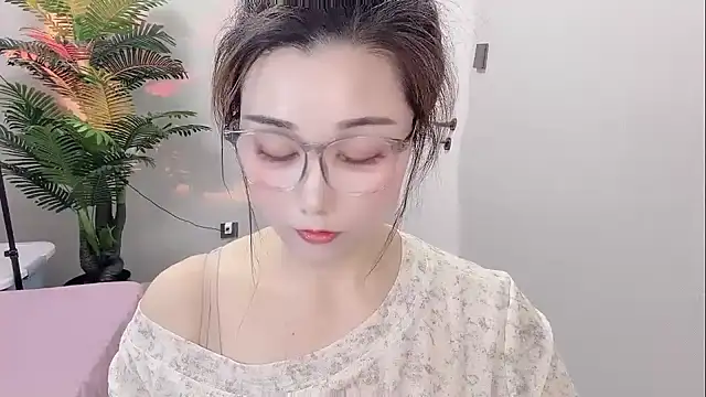 Snapshot of Yunxi- chatting on April 30, 2026, 12:56 pm Yunxi- online show from April 30, 2026, 12:56 pm