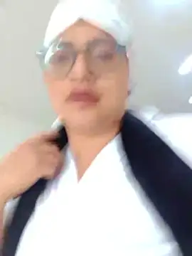 Snapshot of SOFI__10 chatting on April 15, 2026, 2:43 pm SOFI 10 online show from April 15, 2026, 2:43 pm