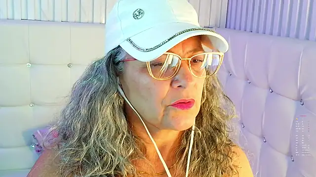 Misevie online show from May 9, 2026, 2:37 am