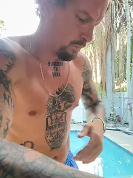 youngwildfreee online show from April 15, 2026, 11:16 pm