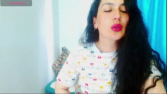 Snapshot of diosa_gil chatting on April 20, 2026, 8:21 pm diosa gil online show from April 20, 2026, 8:21 pm