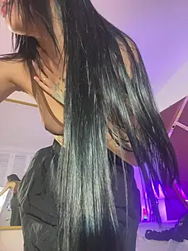 ZoeHarpers online show from April 18, 2026, 7:07 pm
