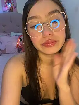 Snapshot of Miakittyyy chatting on April 14, 2026, 2:55 pm Miakittyyy online show from April 14, 2026, 2:55 pm