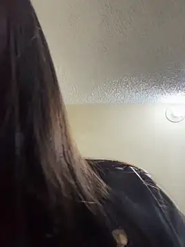 Lucyfer-fire online show from April 17, 2026, 11:24 am