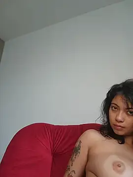 NefertitiXO online show from May 3, 2026, 10:24 pm