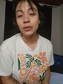 NefertitiXO online show from May 5, 2026, 5:32 am