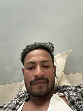 Snapshot of newdelhiBOY_ chatting on April 17, 2026, 7:44 am newdelhiBOY online show from April 17, 2026, 7:44 am