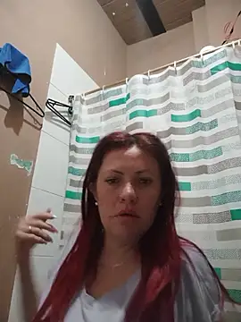 Snapshot of carolinhe26 chatting on June 23, 2026, 10:57 am carolinhe26 online show from June 23, 2026, 10:57 am