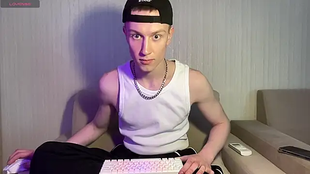 Travis Gracile online show from May 5, 2026, 10:29 am