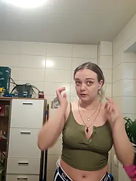 AliceLiddle  online show from April 18, 2026, 8:16 am