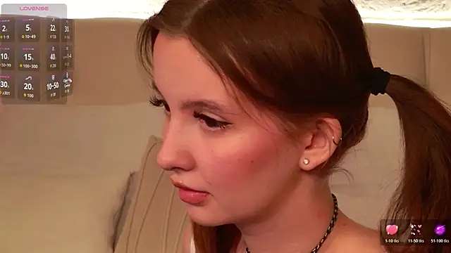 Snapshot of Molly__Quinn chatting on April 14, 2026, 5:40 pm Molly Quinn online show from April 14, 2026, 5:40 pm