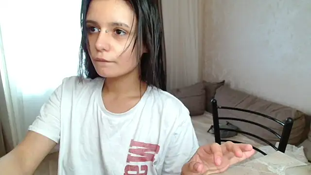 Snapshot of The_Slutty_Fox chatting on June 30, 2026, 9:20 am The Slutty Fox online show from June 30, 2026, 9:20 am