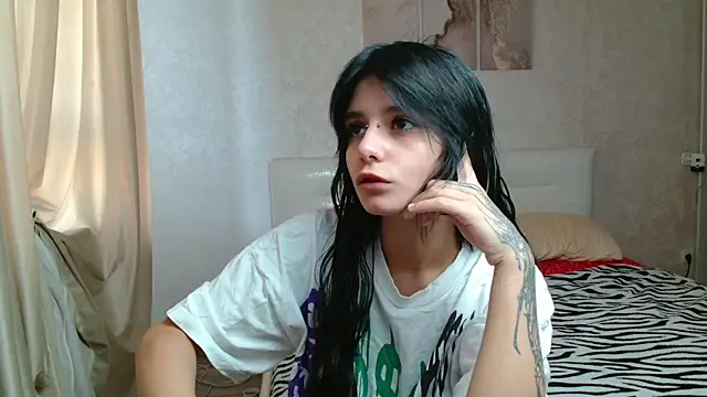 Snapshot of The_Slutty_Fox chatting on July 15, 2026, 12:34 pm The Slutty Fox online show from July 15, 2026, 12:34 pm