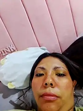 Izel  online show from May 2, 2026, 2:39 am