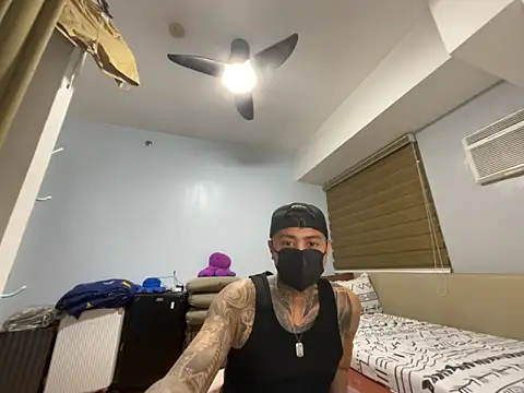 tattoo hottie online show from April 14, 2026, 2:33 pm