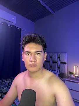 Snapshot of Andruetxx chatting on April 12, 2026, 4:49 am Andruetxx online show from April 12, 2026, 4:49 am