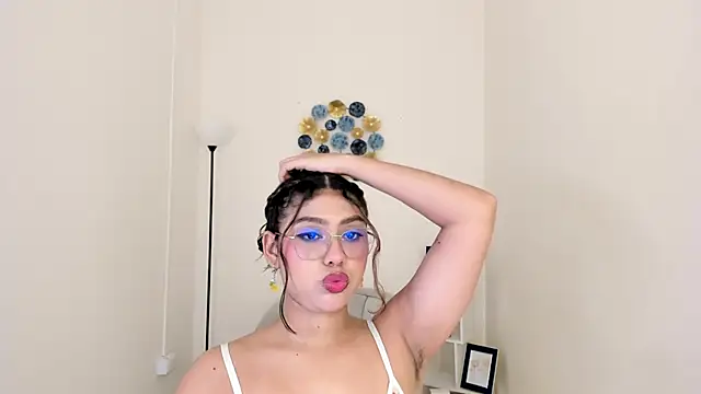 Mallory Lee online show from May 6, 2026, 12:09 pm