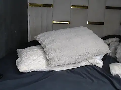 Snapshot of CreamyPussy95 chatting on April 10, 2026, 8:16 pm CreamyPussy95 online show from April 10, 2026, 8:16 pm