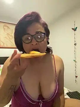 Roxie Blade Dyva online show from April 23, 2026, 11:49 am