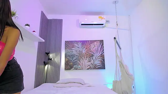 Snapshot of ivania_lua chatting on April 20, 2026, 11:24 am ivania lua online show from April 20, 2026, 11:24 am
