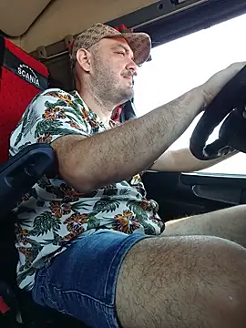 Snapshot of Maryo69v8 chatting on June 23, 2026, 7:06 am Maryo69v8 online show from June 23, 2026, 7:06 am