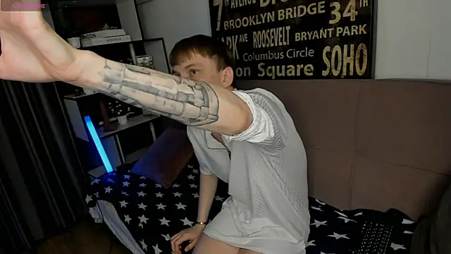 TwinkWhite online show from May 15, 2026, 9:13 pm