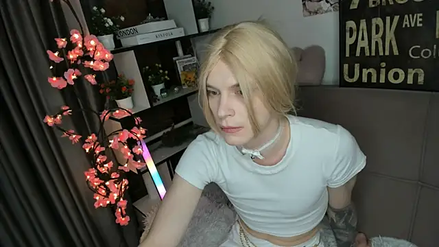 TwinkWhite online show from May 30, 2026, 9:53 pm