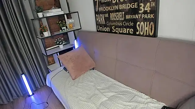 TwinkWhite online show from May 12, 2026, 8:59 pm