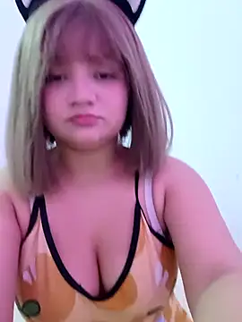 Snapshot of Karina_PrettyHot69 chatting on April 23, 2026, 4:19 am Karina PrettyHot69 online show from April 23, 2026, 4:19 am