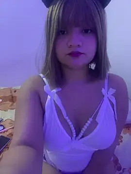 Snapshot of Karina_PrettyHot69 chatting on April 23, 2026, 11:17 pm Karina PrettyHot69 online show from April 23, 2026, 11:17 pm