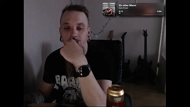 Snapshot of THatRandomMetalHead chatting on June 17, 2026, 6:29 pm THatRandomMetalHead online show from June 17, 2026, 6:29 pm