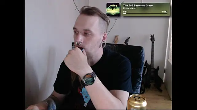 Snapshot of THatRandomMetalHead chatting on June 19, 2026, 4:24 pm THatRandomMetalHead online show from June 19, 2026, 4:24 pm