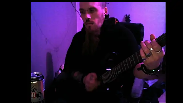 Snapshot of THatRandomMetalHead chatting on April 17, 2026, 11:18 pm THatRandomMetalHead online show from April 17, 2026, 11:18 pm