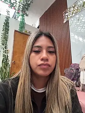 Kimmiebellarie online show from July 1, 2026, 1:22 pm