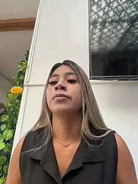 Kimmiebellarie online show from June 25, 2026, 12:32 pm