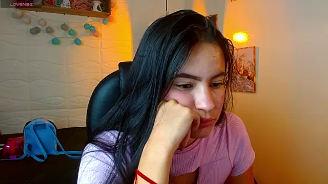 Snapshot of rosaleia_ chatting on June 5, 2026, 6:52 am rosaleia online show from June 5, 2026, 6:52 am
