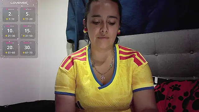 Snapshot of Estefany-magic chatting on June 18, 2026, 2:32 am Estefany-magic online show from June 18, 2026, 2:32 am