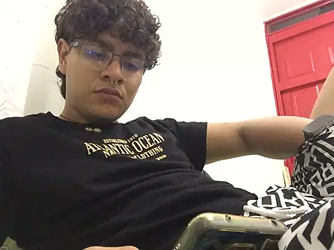 xhecho uzumaki online show from June 13, 2026, 5:05 am