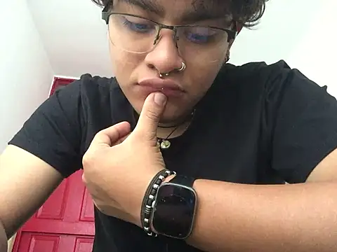 xhecho uzumaki online show from June 16, 2026, 9:04 pm