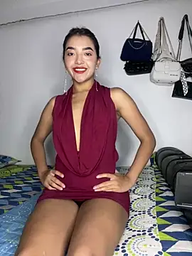 Catalina222 online show from April 20, 2026, 8:21 pm