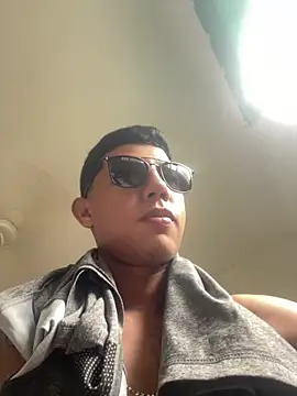 Snapshot of lohan769 chatting on April 11, 2026, 6:11 pm lohan769 online show from April 11, 2026, 6:11 pm