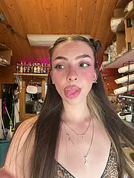 juicybootyquinn online show from July 1, 2026, 12:11 am
