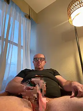 CallumBee online show from July 24, 2026, 1:23 am